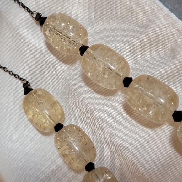 White House Black Market 16" beaded necklace - Picture 7 of 7